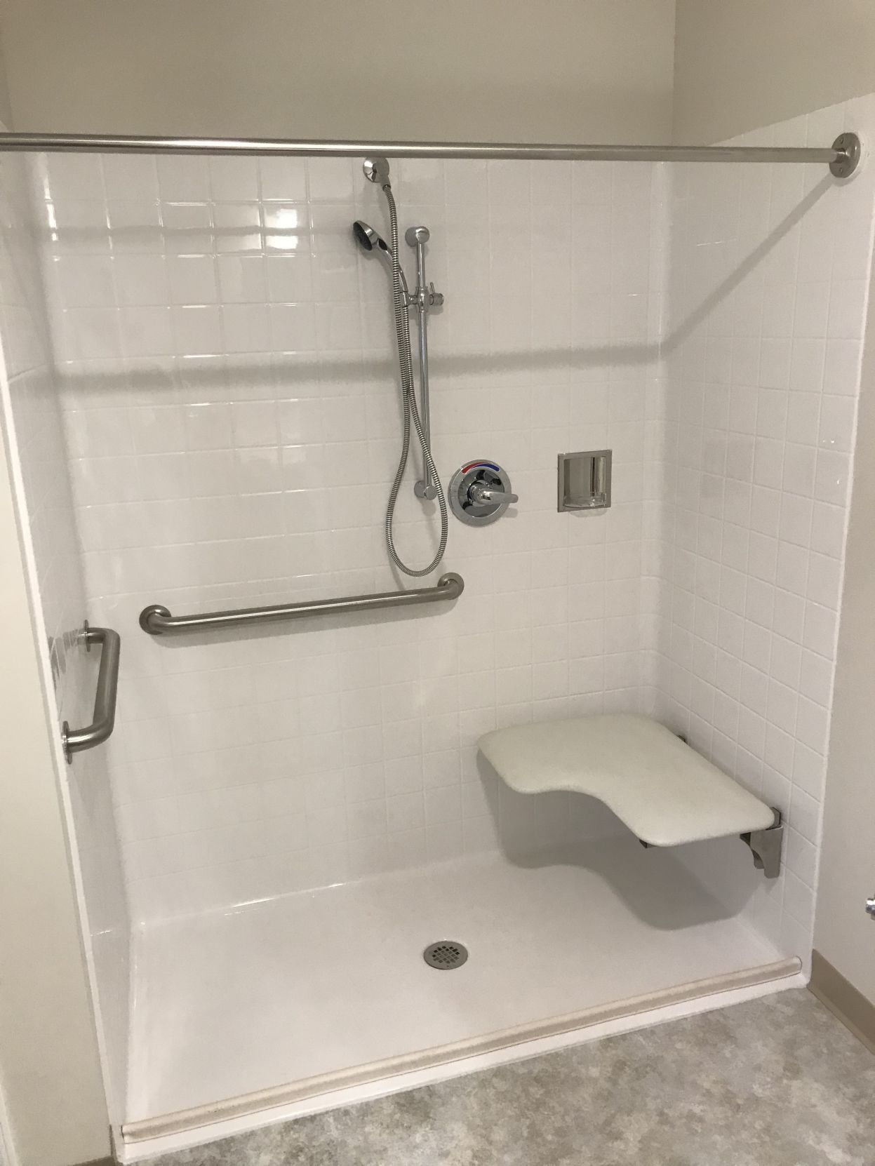 Melone Village handicap bathroom